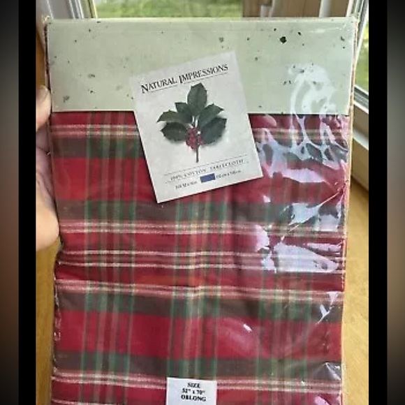 Natural Impressions Cotton Tablecloth 52 x 70 Christmas Red Green Plaid Unused - Picture 1 of 8